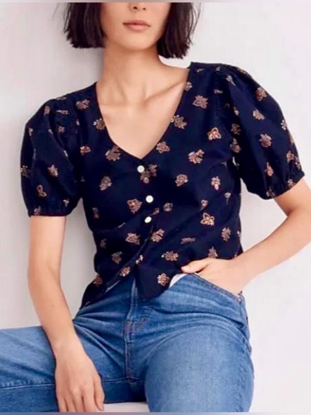 Madewell Navy Corduroy
Ribbed Balloon Sleeve Button
Front Flowy Crop Top Vneck